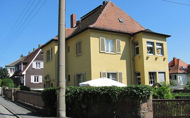 Zwangsversteigerung Einfamilienhaus mit Garage in 53619 Rheinbreitbach
