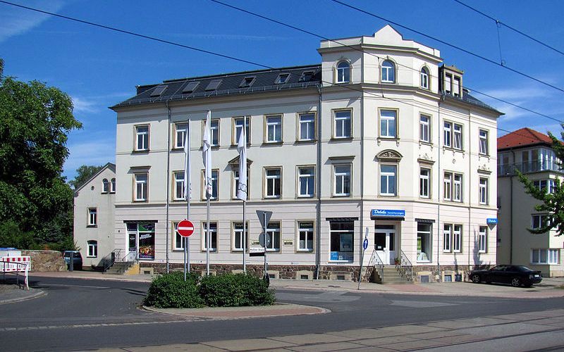 Zwangsversteigerung Einfamilienhaus mit einer Gewerbeeinheit in 86732 Oettingen in Bayern
