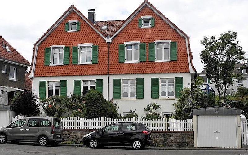 Zwangsversteigerung Wohnungseigentum (Doppelhaushälfte) in 23627 Groß Grönau